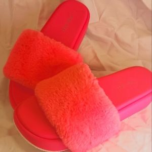 Size 10W Nine West Fuzzy Fashion Sandal